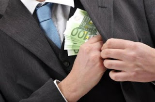 Απίστευτη διαφθορά: Αγορά 5.300 πούρων για δημόσιες σχέσεις -36.700 ευρώ για κηδεία - Φωτογραφία 1