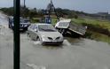 Αγρίνιο: Παρασύρθηκαν οχήματα από τα ορμητικά νερά - Δείτε φωτο - Φωτογραφία 2