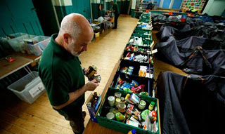 Όλο και περισσότεροι Βρετανοί δεν έχουν να φάνε - Αυξάνονται οι τράπεζες τροφίμων - Φωτογραφία 1