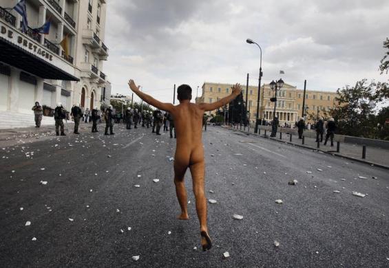 ΕΛΛΑΔΑ 2013: 25 φωτογραφίες από το Reuters της Ελλάδας του σήμερα - Φωτογραφία 19
