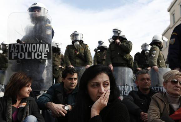 ΕΛΛΑΔΑ 2013: 25 φωτογραφίες από το Reuters της Ελλάδας του σήμερα - Φωτογραφία 4