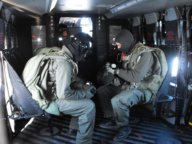 Άλμα Αλεξιπτωτιστών Ελευθέρας Πτώσεως από Ελικόπτερο NH 90 - Φωτογραφία 2