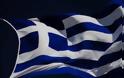 Κουρελιασμένη κυματίζει η ελληνική σημαία σε κτήριο του δήμου Καλαμαριάς, σύμφωνα με αναγνώστη