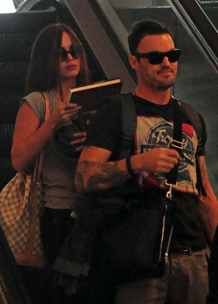 Megan Fox-Brian Austin Green: Ταξίδι για δύο! (φωτό)  Πηγή: http://www.gossip-tv.gr/showbiz/hollywood/story/245206/megan-fox-brian-austin-green-taxidi-gia-dyo-foto#ixzz2KU2MlEG0 - Φωτογραφία 4