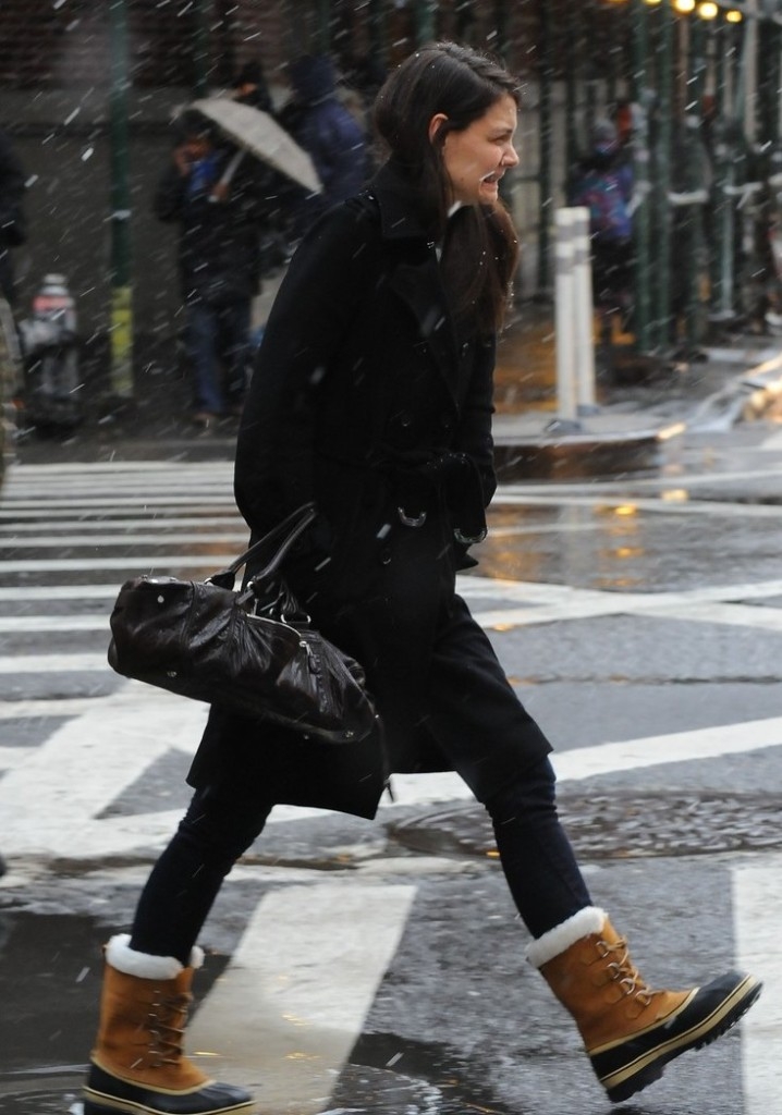 Katie Holmes: Βόλτα στην χιονισμένη Νέα Υόρκη (φωτό) - Φωτογραφία 2
