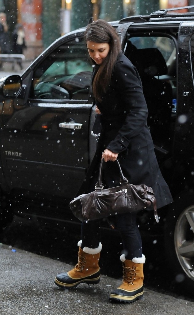 Katie Holmes: Βόλτα στην χιονισμένη Νέα Υόρκη (φωτό) - Φωτογραφία 5