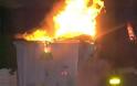 Στις φλόγες τυλίχτηκαν κάδοι απορριμάτων στο κέντρο της Αθήνας