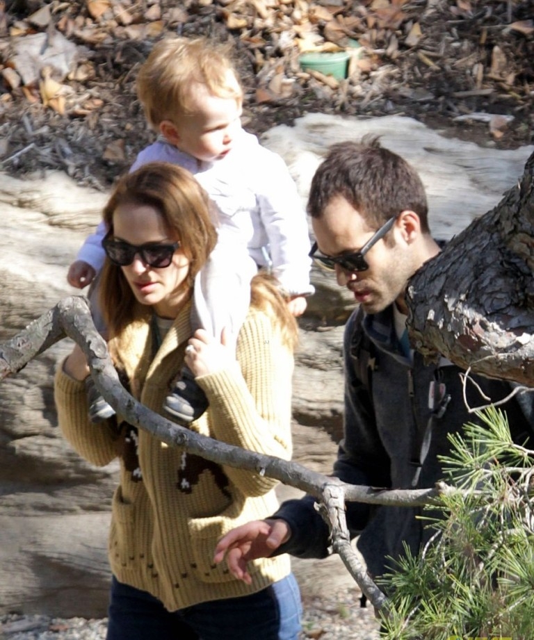 Natalie Portman-Benjamin Millepied: Βόλτα με τον γιο τους Aleph! - Φωτογραφία 4