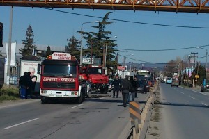 ΤΩΡΑ: Τροχαίο με ένα νεκρό στην περιοχή αεροδρομίου Θεσσαλονίκης - Φωτογραφία 2