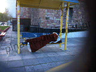 Ο άστεγος της πιάτσας - Φωτογραφία 1
