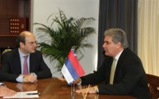 Συνάντηση Χατζηδάκη με τον πρέσβη της Σερβίας - Φωτογραφία 1