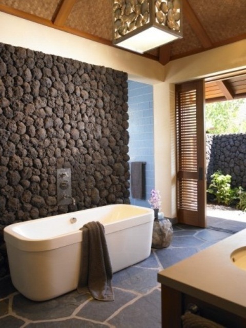 34 Υπέροχες ιδέες σχεδιασμού μπάνιου από φυσική πέτρα για το σπίτι σας - Φωτογραφία 10