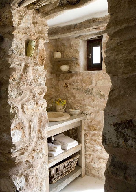 34 Υπέροχες ιδέες σχεδιασμού μπάνιου από φυσική πέτρα για το σπίτι σας - Φωτογραφία 14