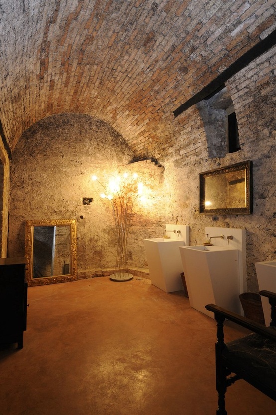 34 Υπέροχες ιδέες σχεδιασμού μπάνιου από φυσική πέτρα για το σπίτι σας - Φωτογραφία 15