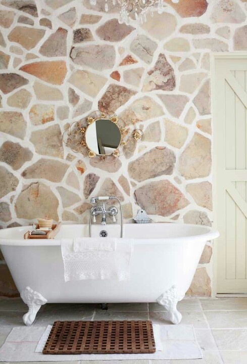 34 Υπέροχες ιδέες σχεδιασμού μπάνιου από φυσική πέτρα για το σπίτι σας - Φωτογραφία 30
