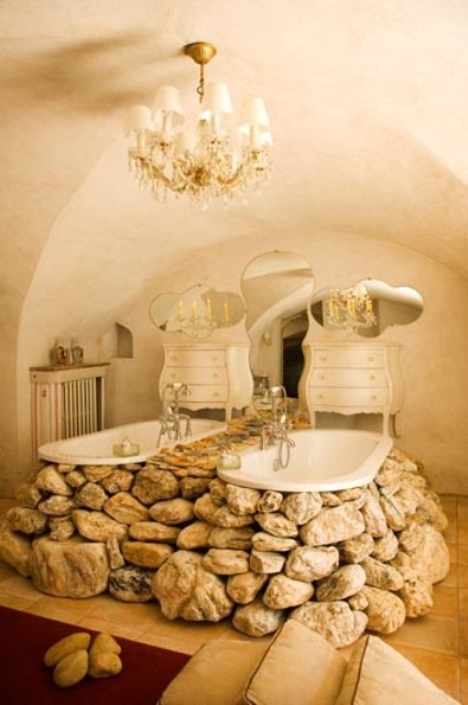 34 Υπέροχες ιδέες σχεδιασμού μπάνιου από φυσική πέτρα για το σπίτι σας - Φωτογραφία 9