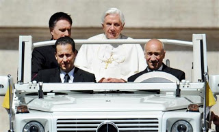 Βατικανό: Ο Πάπας έχει βηματοδότη - Φωτογραφία 1