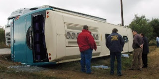 Πριν λίγο: Λεωφορείο του ΚΤΕΛ Ξάνθης ανετράπη στην Πεζούλα! - Φωτογραφία 1