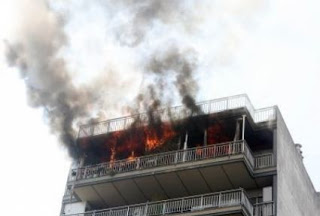 Φωτιά σε διαμέρισμα στο Ηράκλειο - Φωτογραφία 1