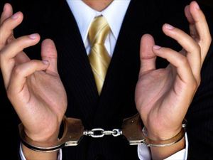 Συνελήφθη 46χρονος Χανιώτης με χρέη 101 χιλιάδες ευρώ στο Δημόσιο - Φωτογραφία 1