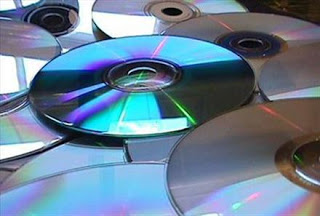 Αίγιο: Συνελήφθη 23χρονος που πουλούσε cd και dvd - Φωτογραφία 1