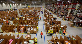 Η Amazon έβαζε νεοναζί να εκφοβίζουν τους υπαλλήλους της - Φωτογραφία 1