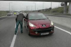 Αγρότες μοίρασαν προϊόντα σε οδηγούς