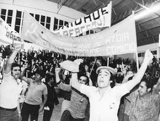 Μνήμες από την «Επανάσταση των Γαριφάλων» στην Πορτογαλία του Μνημονίου - Φωτογραφία 1