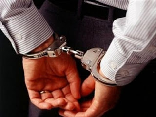 Σύλληψη τριών υπαλλήλων του ΣΔΟΕ για χρηματισμό και εκβίαση επιχειρηματία - Φωτογραφία 1