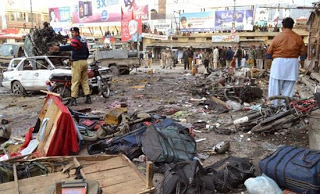 Πακιστάν: Έκρηξη βόμβας με δεκάδες νεκρούς - Φωτογραφία 1
