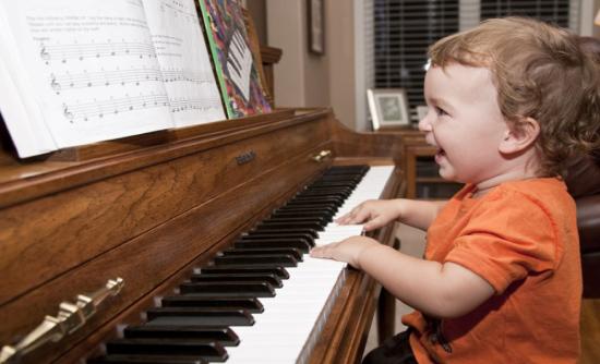 Το πιάνο πρέπει να αρχίζει σε μικρότερη ηλικία, - Φωτογραφία 1