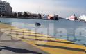 Σάλτο απόγνωσης στο λιμάνι του Πειραιά για 53χρονο παρολίγον αυτόχειρας - Φωτογραφία 3