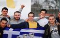 Αγγλία: Έπαιξαν ποδόσφαιρο για να ζεστάνουν ελληνικά σχολεία