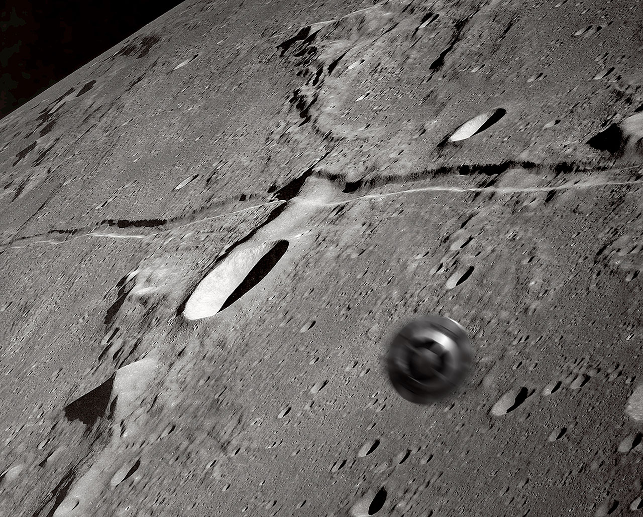 Φωτογραφίες από αρχαίο πολιτισμό στην Σελήνη δημοσίευσε πρώην στέλεχος της NASA - Φωτογραφία 3