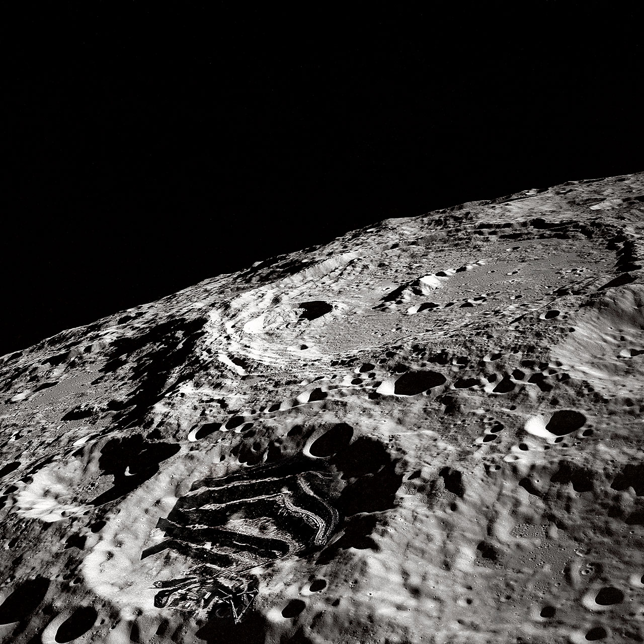 Φωτογραφίες από αρχαίο πολιτισμό στην Σελήνη δημοσίευσε πρώην στέλεχος της NASA - Φωτογραφία 8