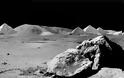 Φωτογραφίες από αρχαίο πολιτισμό στην Σελήνη δημοσίευσε πρώην στέλεχος της NASA