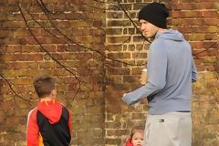 Μια οικογένεια σκέτη γλύκα: Ο David Beckham στο πάρκο με τα παιδιά του!