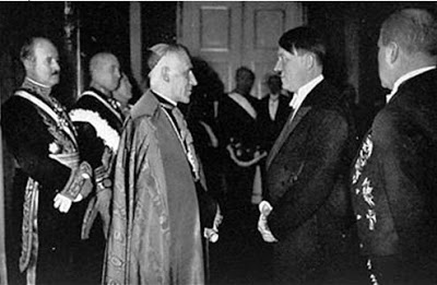 H παραίτηση του Πάπα έφερε στην επιφάνεια το ναζιστικό παρελθόν του - Φωτογραφία 2