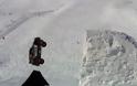 Ριψοκίνδυνο «άλμα θανάτου» πάνω από τα χιόνια με ένα Mini Cooper