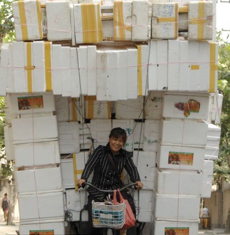 Υπερφορτωμένος κίνδυνος στους δρόμους της Κίνας - Φωτογραφία 16