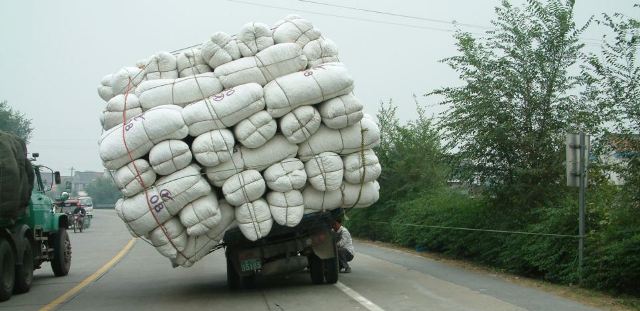 Υπερφορτωμένος κίνδυνος στους δρόμους της Κίνας - Φωτογραφία 24