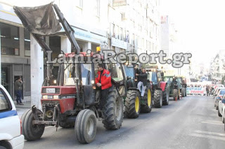 Δείτε ΦΩΤΟ από την απεργιακή πορεία σήμερα στη Λαμία - Φωτογραφία 1