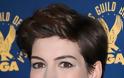 Η Anne Hathaway μας δείχνει χτενίσματα για κοντά μαλλιά - Φωτογραφία 3