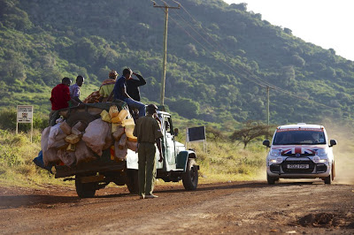 Out of Africa – Το Fiat Panda ολοκληρώνει ένα non-stop ταξίδι 10.000 μιλίων για φιλανθρωπικό σκοπό - Φωτογραφία 2