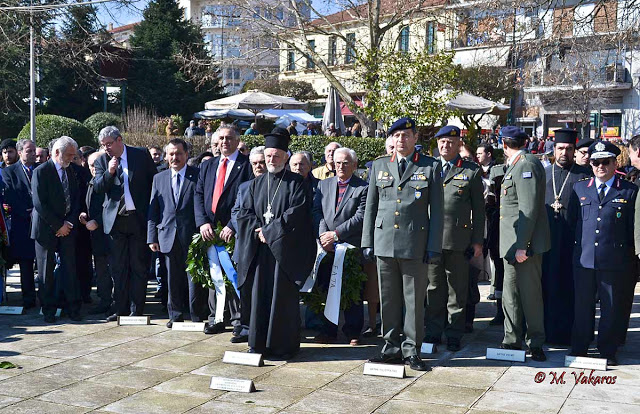 Στιγμιότυπα από την κατάθεση στεφάνων στο Ηρώο, για τον εορτασμό των 100 χρόνων από την απελευθέρωση της πόλης των Ιωαννίνων - Φωτογραφία 1