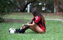 Η σέξι εκδοχή του ποδοσφαίρου από την Claudia Romani - Φωτογραφία 2