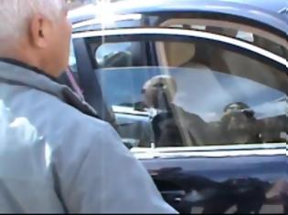 Συμβαίνει στην Κύπρο: Δικαστικοί κλητήρες κατεβάζουν υπουργούς από τα οχήματά τους για να τα κατασχέσουν! - Φωτογραφία 1