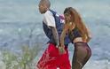 Με… διχτυωτή φούστα και τον Chris Brown αγκαλιά γιόρτασε τα γενέθλιά της η Rihanna - Φωτογραφία 1