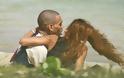 Με… διχτυωτή φούστα και τον Chris Brown αγκαλιά γιόρτασε τα γενέθλιά της η Rihanna - Φωτογραφία 5