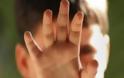 Χανιά: Ανατριχιαστικές περιγραφές για το αγόρι που έδεναν με αλυσίδα οι γονείς του